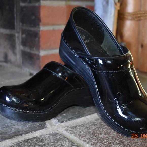 Dansko Shoes - Dansko Patent Leather Clogs